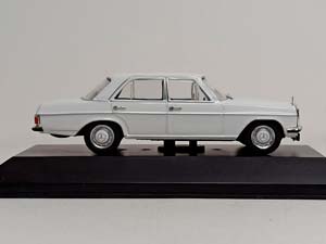 MERCEDES 200/8 W115 1967 IXO 1:43 — фото 4