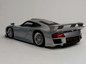 PORSCHE 911 GT1 1997 STREET CAR 1:18 UT MODELS — фото 2
