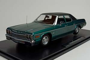 DODGE MONACO 1974 GREEN 1:18 KK SCALE — фото 1