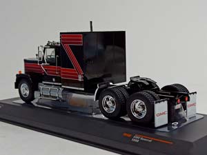 GMC GENERAL-1980 IXO 1:43 — фото 2