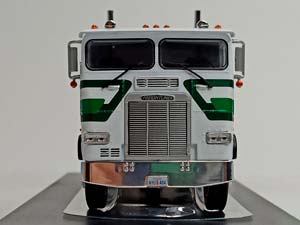 FREIGHTLINER FLA 1993 IXO 1:43 — фото 8