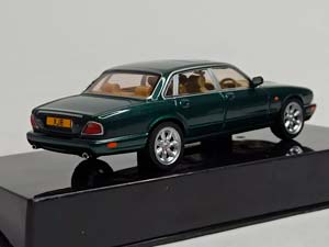 JAGUAR XJ6 (X350) 1998 GREEN 1:43 IXO — фото 5