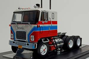 GMC ASTRO 95 - 1970 IXO 1:43 — фото 1