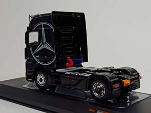MERCEDES ACTROS MP4 BLACK 1:43 IXO — фото 3