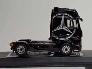 MERCEDES ACTROS MP4 BLACK 1:43 IXO — фото 6