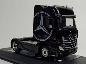 MERCEDES ACTROS MP4 BLACK 1:43 IXO — фото 7