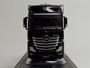 MERCEDES ACTROS MP4 BLACK 1:43 IXO — фото 8