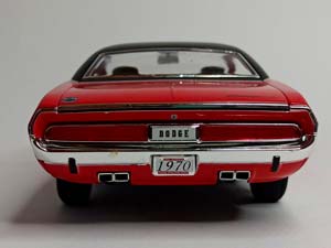 DODGE CHALLENGER R/T 440 GREENLIGHT 1:18 — фото 4