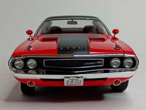 DODGE CHALLENGER R/T 440 GREENLIGHT 1:18 — фото 8