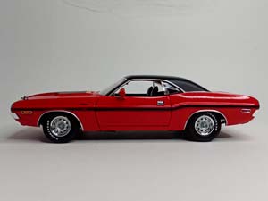DODGE CHALLENGER R/T 440 GREENLIGHT 1:18 — фото 2