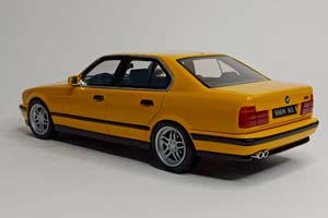 BMW M5 (E34) YELLOW 1:18 OTTOMOBILE — фото 3