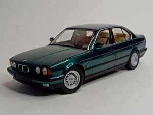 BMW 535I (E34) -1988 GREEN MINICHAMPS 1:18