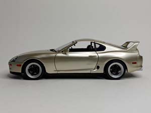 TOYOTA SUPRA MK4 (A80) TARGA 1998 SOLIDO 1:18 — фото 4