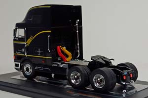 INTERNATIONAL EAGLE CABOVER -1995 IXO 1:43 — фото 2