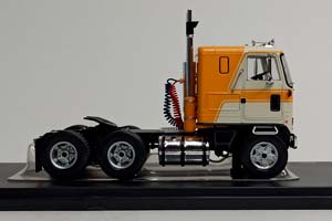 GMC ASTRO 95 - 1970 IXO 1:43 — фото 6