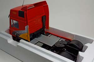 MAN F 2000 RED ТЯГАЧ ГРУЗОВИК 1:18 MCG — фото 6