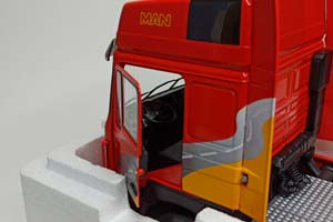 MAN F 2000 RED ТЯГАЧ ГРУЗОВИК 1:18 MCG — фото 7