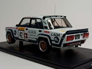 ВОЛЖСКИЙ АВТОМОБИЛЬ LADA 2105 VFTS #42 1000 LAKES 1:18 IXO — фото 3
