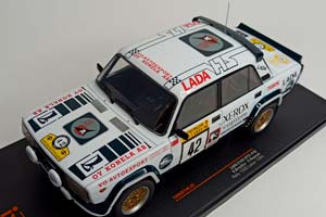 ВОЛЖСКИЙ АВТОМОБИЛЬ LADA 2105 VFTS #42 1000 LAKES 1:18 IXO — фото 9