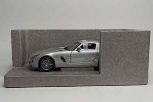 MERCEDES SLS AMG 1:18 MINICHAMPS — фото 3