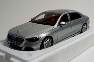 MERCEDES MAYBACH S-CLASS 2021 ALMOST REAL 1:18