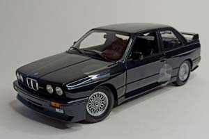 BMW M3 E30 STREET EVO BLUE 1:18 MINICHAMPS