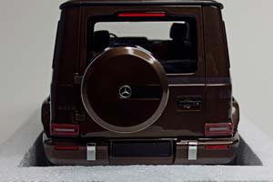 MERCEDES G-CLASS 2020 BROWN 1:18 MINICHAMPS — фото 4