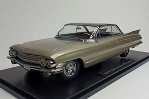 CADILLAC 1:18 SERIES 62 COUPE 1961 DE VILLE 1:18