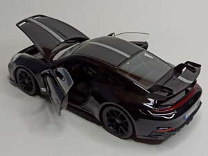 PORSCHE 911 GT3 BLACK 1:18 MAISTO — фото 4