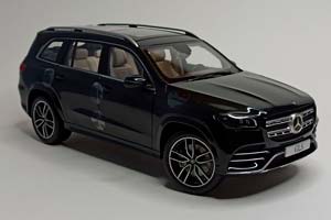 MERCEDES GLS GREEN 1:18 ДИЛЕРСКИЙ — фото 5