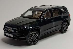 MERCEDES GLS GREEN 1:18 ДИЛЕРСКИЙ — фото 9
