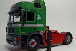 MAN F2000 WANDT 1994 GREEN 1:18 MCG — фото 2