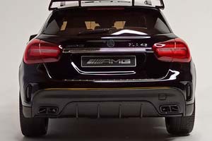 MERCEDES GLA 45 AMG LIMITED 1:18 ДИЛЕРСКИЙ — фото 2