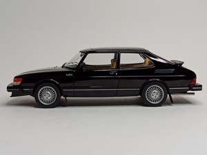 SAAB 900 TURBO 1975 BLACK 1:18 MCG — фото 3