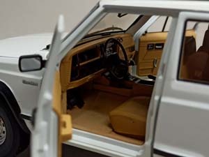 JEEP CHEROKEE WHITE 1:18 AURORA — фото 5