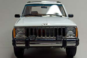 JEEP CHEROKEE WHITE 1:18 AURORA — фото 6