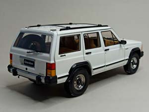 JEEP CHEROKEE WHITE 1:18 AURORA — фото 8