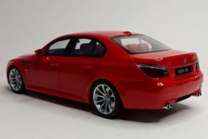 BMW M5 (E60) IMOLA ROT 1:18 OTTOMOBILE — фото 3