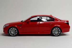 BMW M5 (E60) IMOLA ROT 1:18 OTTOMOBILE — фото 4