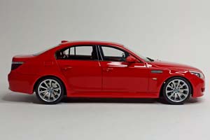 BMW M5 (E60) IMOLA ROT 1:18 OTTOMOBILE — фото 8