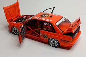BMW M3 JAGERMEISTER #19 (E30) 1:18 MINICHAMPS — фото 2