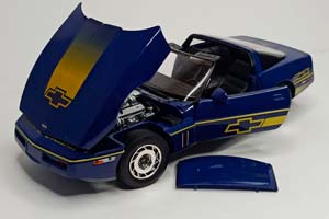 CHEVROLET CORVETTE C4 RACE CAR 1988 1:18 GREENLIGH — фото 2