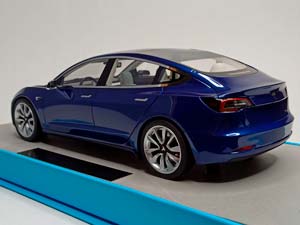 TESLA MODEL 3 BLUE 1:18 ЛИМИТ 500ШТ — фото 2