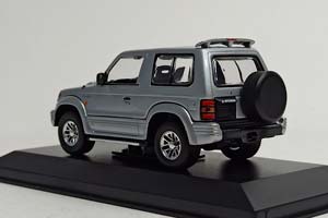 MITSUBISHI PAJERO 1:43 MAXICHAMPS — фото 3