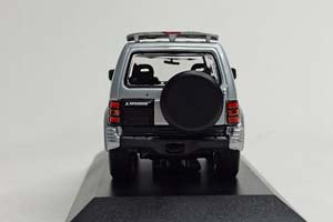 MITSUBISHI PAJERO 1:43 MAXICHAMPS — фото 4