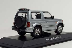 MITSUBISHI PAJERO 1:43 MAXICHAMPS — фото 5
