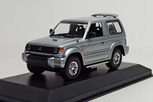 MITSUBISHI PAJERO 1:43 MAXICHAMPS — фото 9