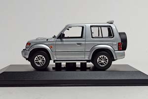 MITSUBISHI PAJERO 1:43 MAXICHAMPS — фото 2