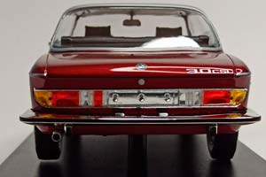 BMW 3.0 CSI - 1971 (E9) MINICHAMPS 1:18 — фото 4