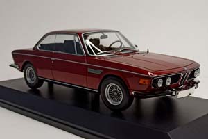 BMW 3.0 CSI - 1971 (E9) MINICHAMPS 1:18 — фото 5
